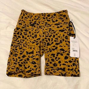 NWT Varley lets move short 7 size S